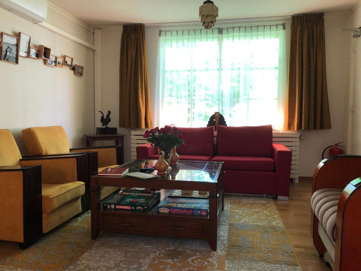 De Haen Luxury Villa: Private Apartments with Jacuzzi and Sauna Oss Room photo